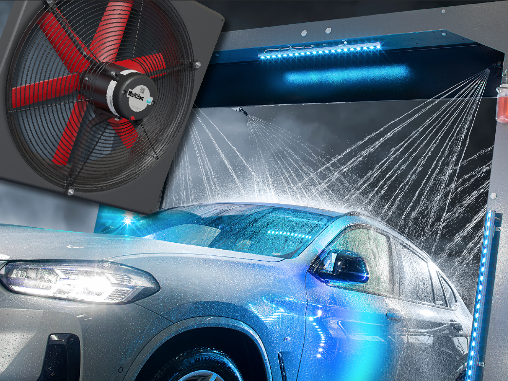 Een autowassysteem in werking, met een close-up van een grote industriële ventilator met rode bladen en een auto die met water wordt besproeid.